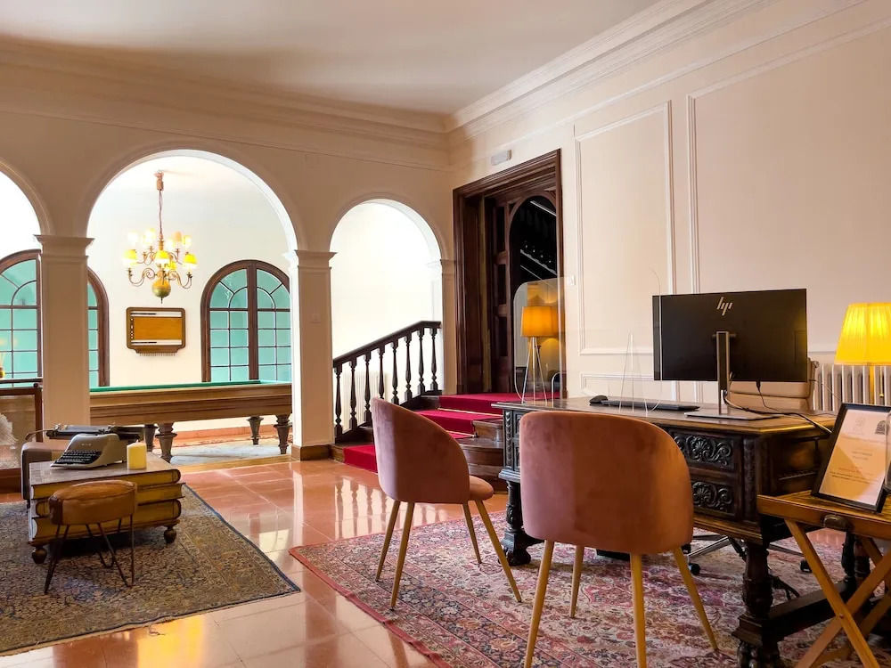Angelats Hotel