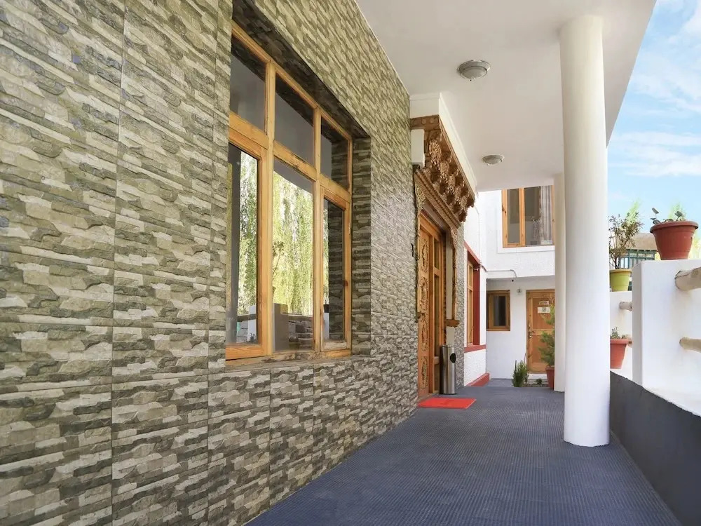 The Mir Villa by OYO Rooms