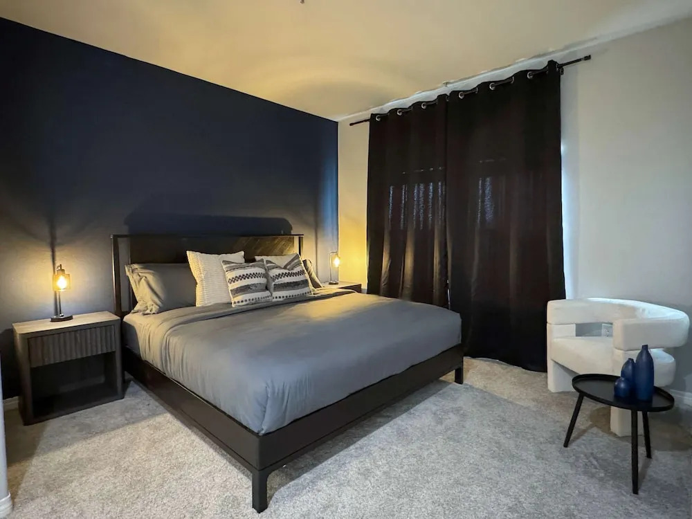 Modern Escape W Pool GYM Parking 10 Min to Cedars