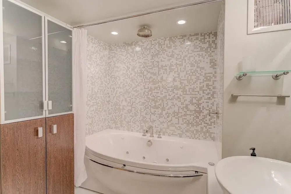 Spear Street Unit #122 - 2 Br Condo