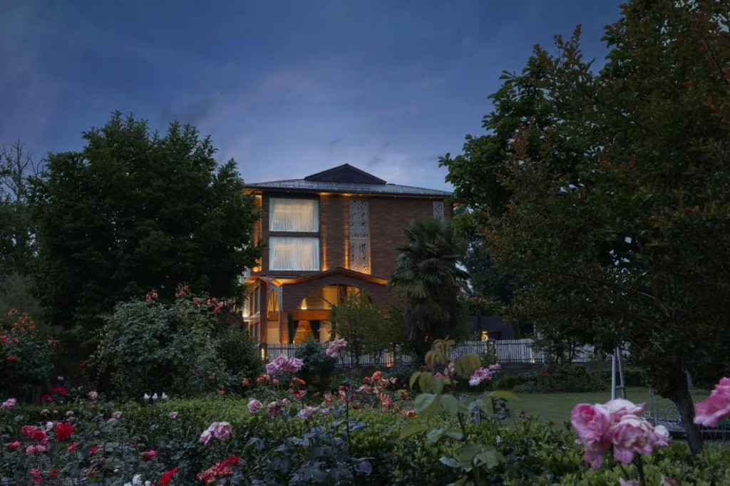 WelcomHeritage Grand, Srinagar