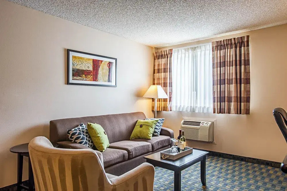 Quality Inn & Suites Pacific Seattle