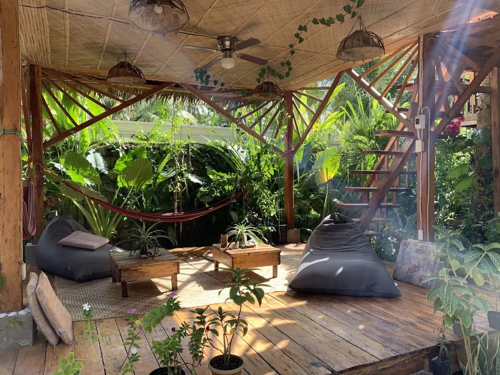 Mad Monkey Hostel Siargao