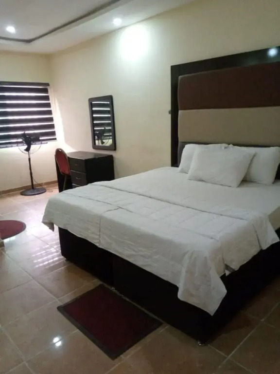 SENATORS SUITES and TOWERS HOTEL