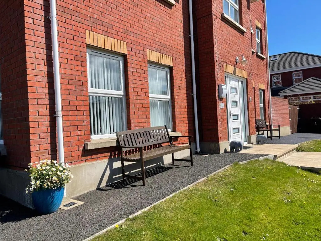 Luxury Portrush Holiday Homes - The Grange, Portrush Sleeps 12 - 6 bedrooms