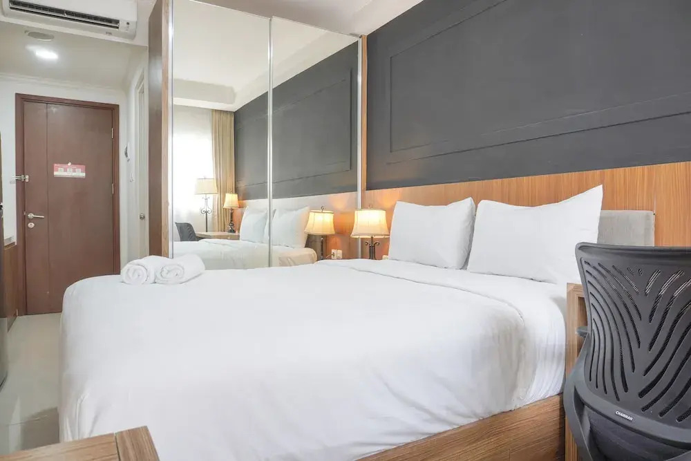 Minimalist And Comfort Stay Studio Room At Signature Park Grande Apartment