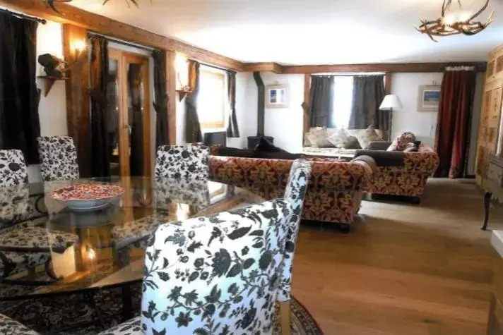 Chalet Grouse