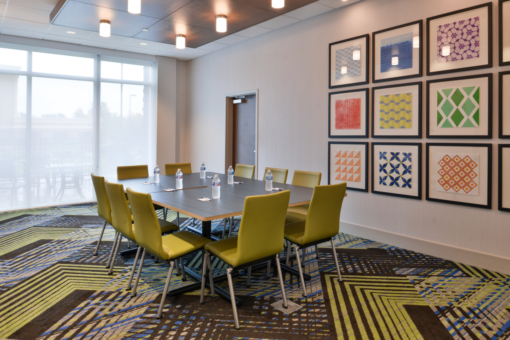 Holiday Inn Express & Suites - Marshalltown by IHG