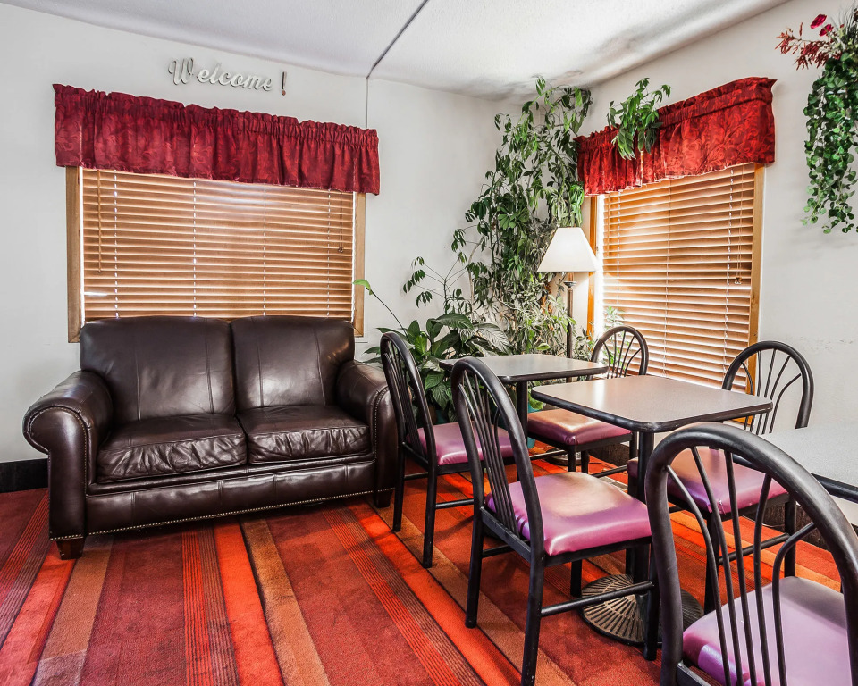 Econo Lodge Urbandale