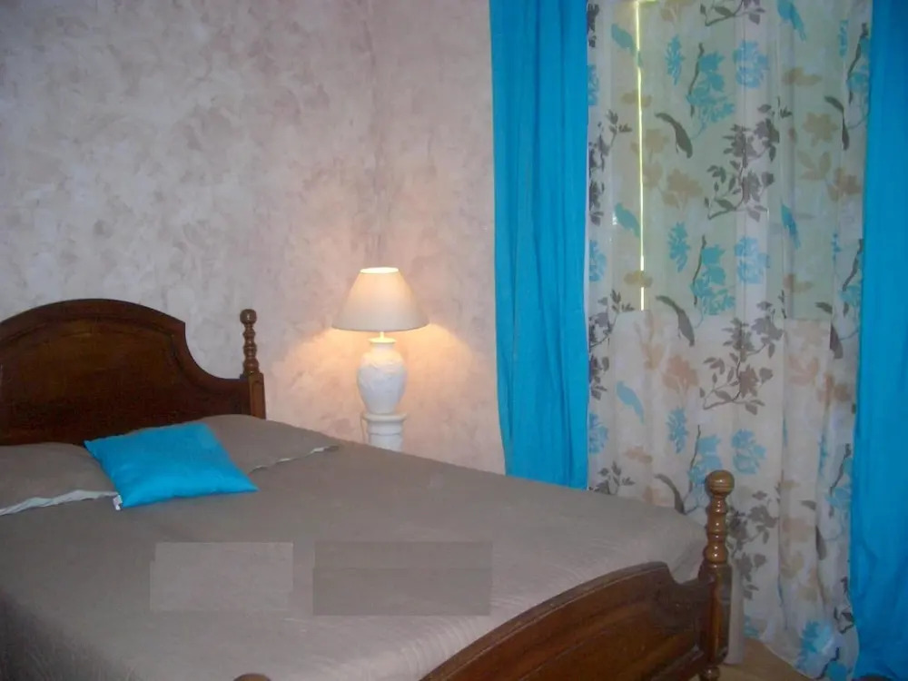 House With 2 Bedrooms in Salles-curan, With Wonderful Lake View, Enclosed Garden and Wifi