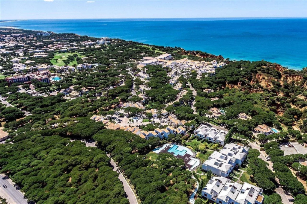 Pine Cliffs Village