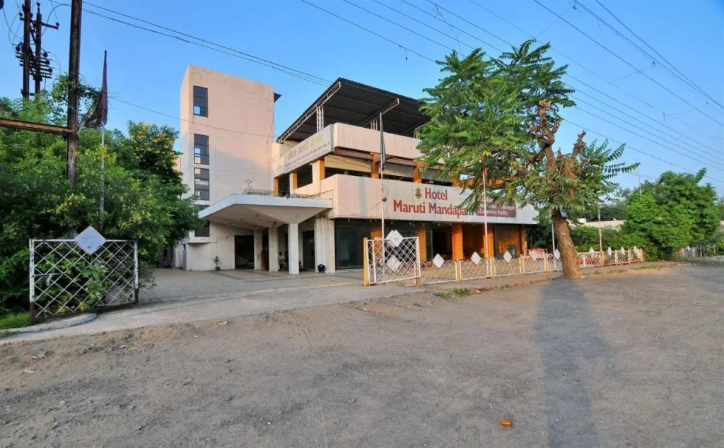 Hotel Maruti Mandapam