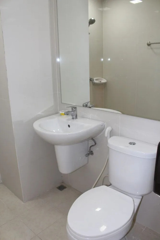 OYO 75409 Premium The Family Hotel