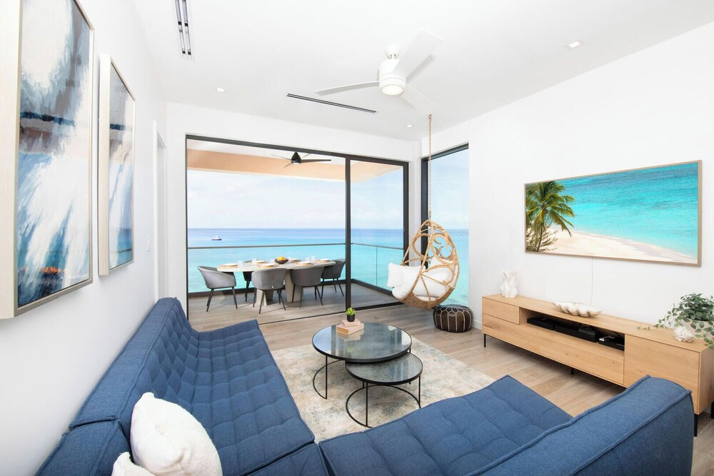 SeaDreams Boutique Condos