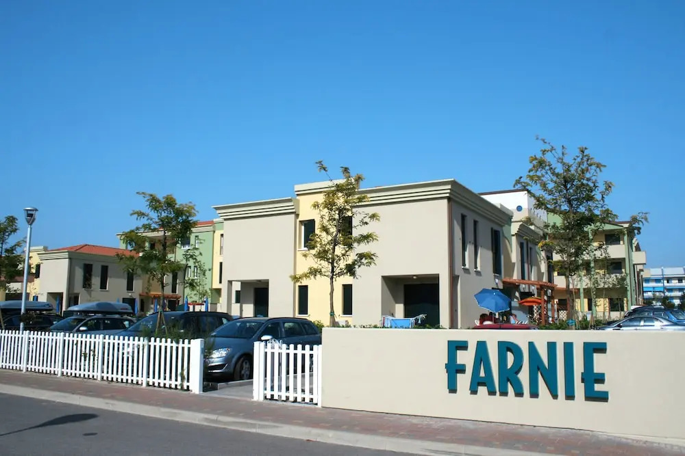 Farnie Lido Altanea
