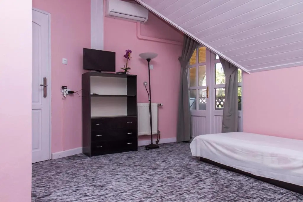 Familia Apartman 304