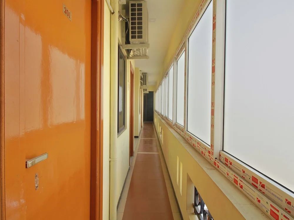 OYO 11333 MS Grand Inn