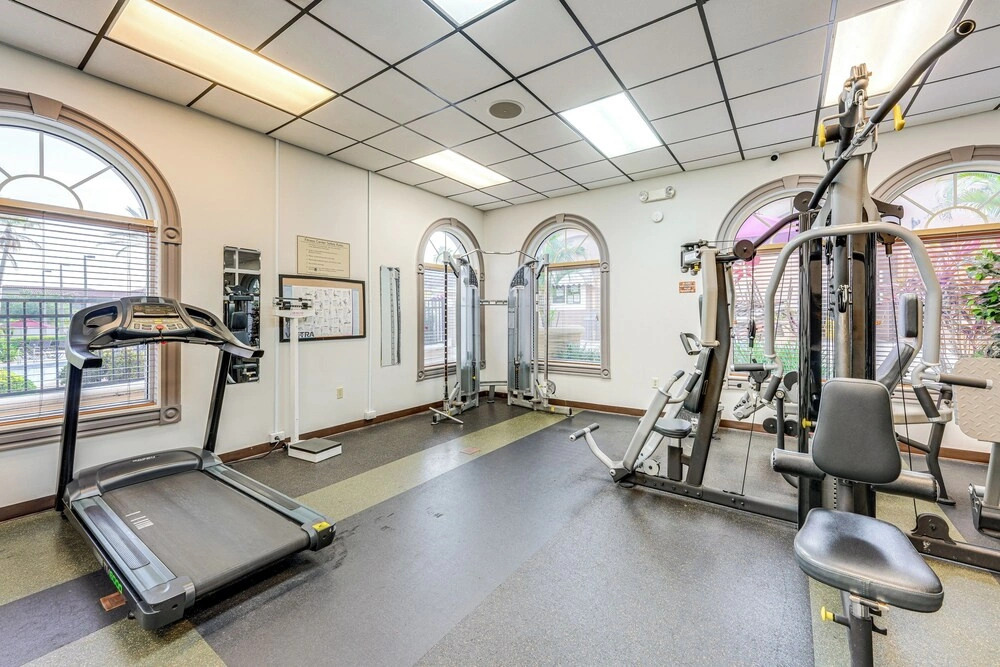 9 Mi to Wdw: Resort-style Townhome w/ Pool Access