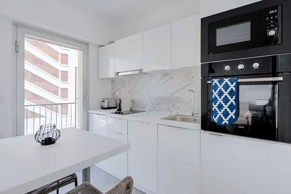 Beautiful Flat With Balcony - 200m From the Beach