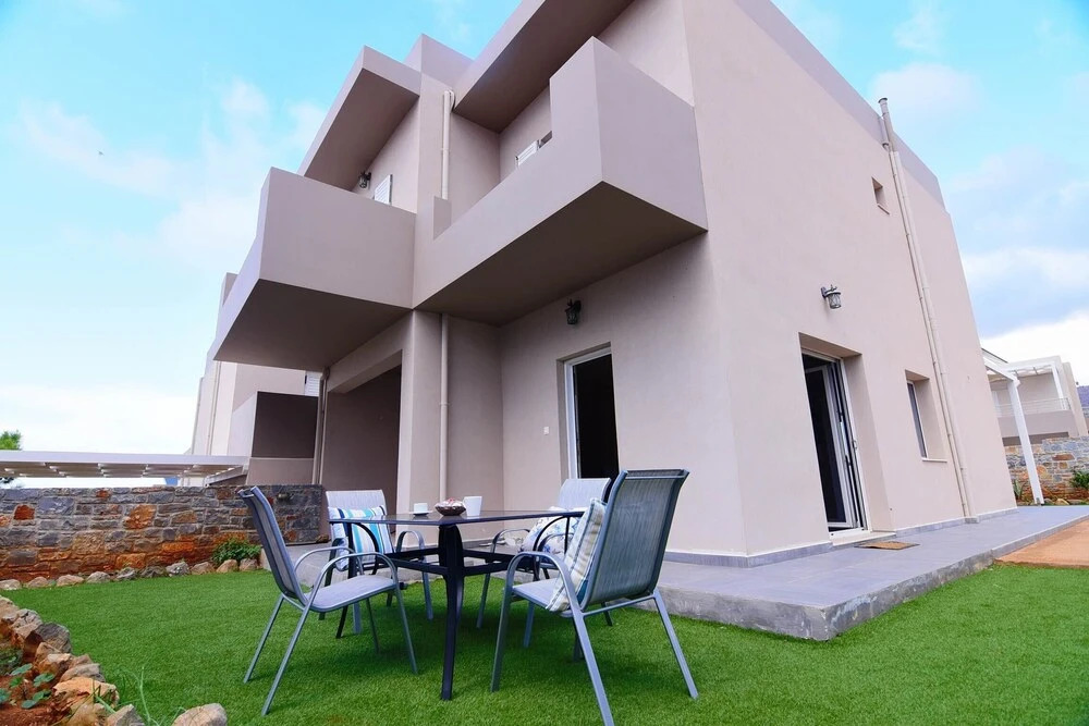 Tour the i Island of Crete Wail Staying in This 3 Bedroom Villa With it own Pool