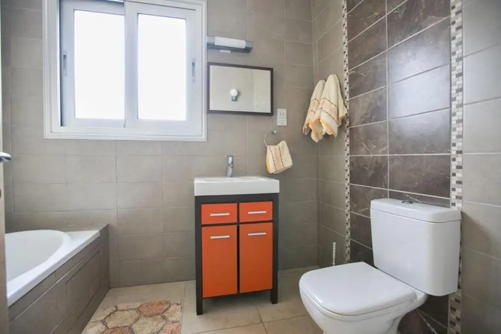 Apt Tayla AQ Ftb301