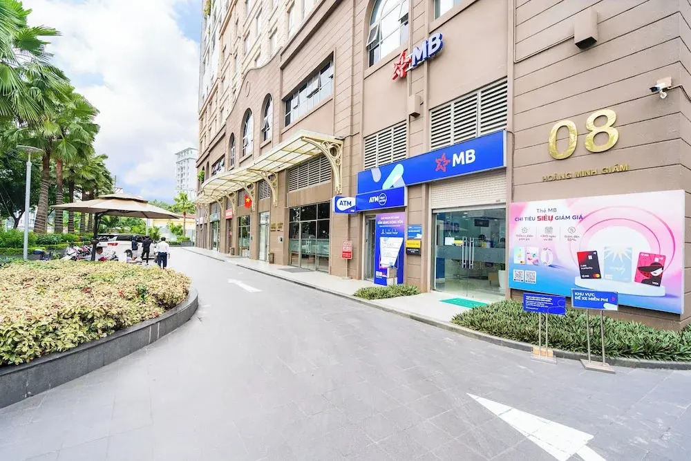 Gin House - Garden Gate APT Phu Nhuan