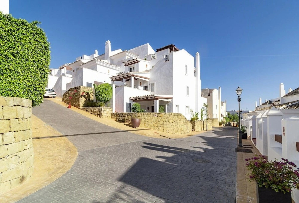 Ar23 - Holiday Flat, Puerto Banus by Roomservices