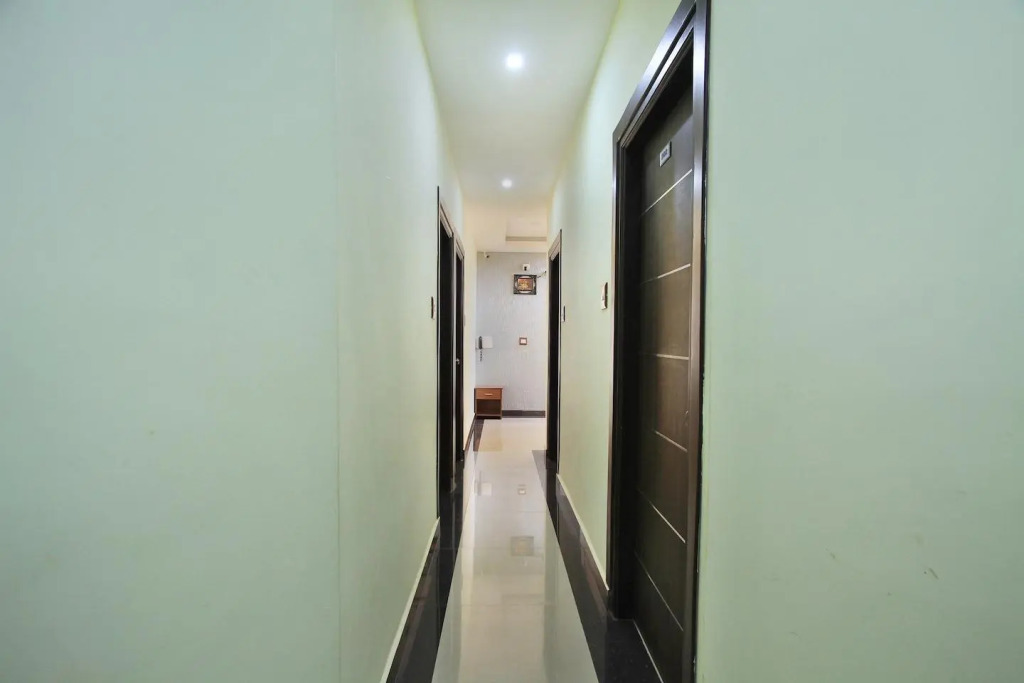 OYO 9583 Hotel Qinn