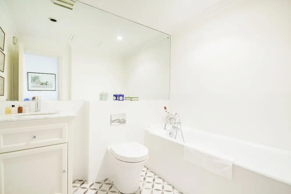 Classic South Kensington Home with Balcony