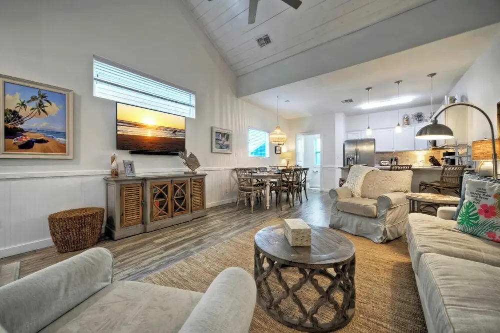 2 Blocks to the Beach, Patio, Resort Pool w/ Slide Tranquil Tides by Avantstay