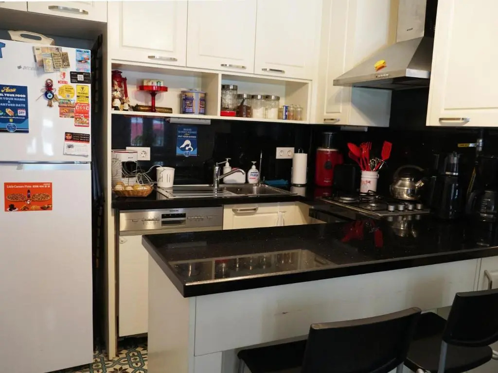 Tilas - Rooms in 19th Century Wooden Townhouse,Kadikoy