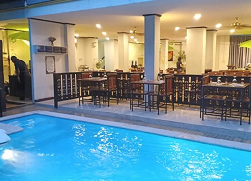 Ratana Hotel
