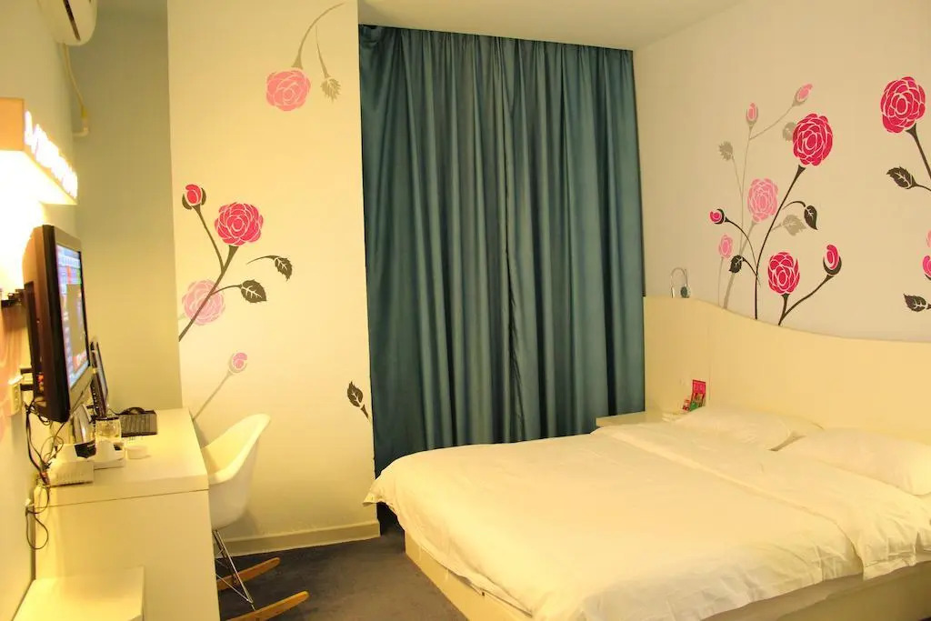 For You Chain Hotel