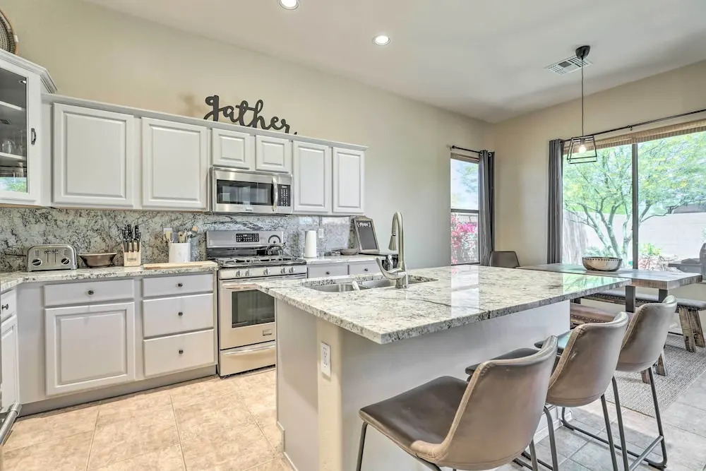Near Golf & Spring Training: Goodyear Home w/ Pool