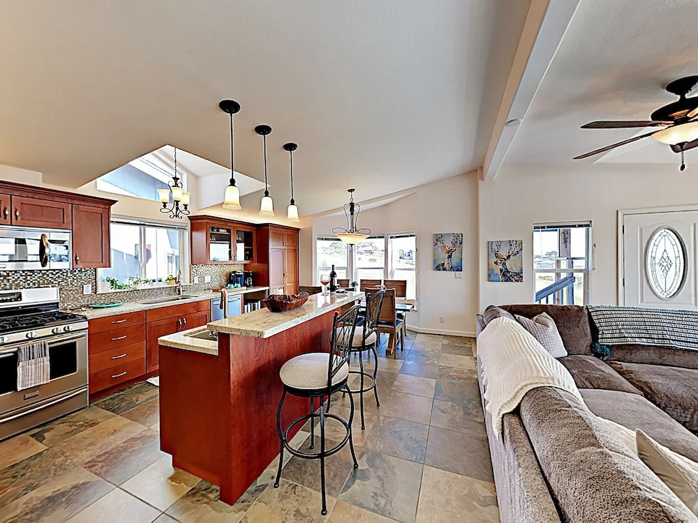New Listing! Stunning Beach Getaway W/ Ocean Views 2 Bedroom Home