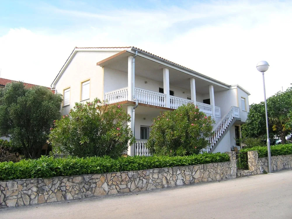 Apartment Ante