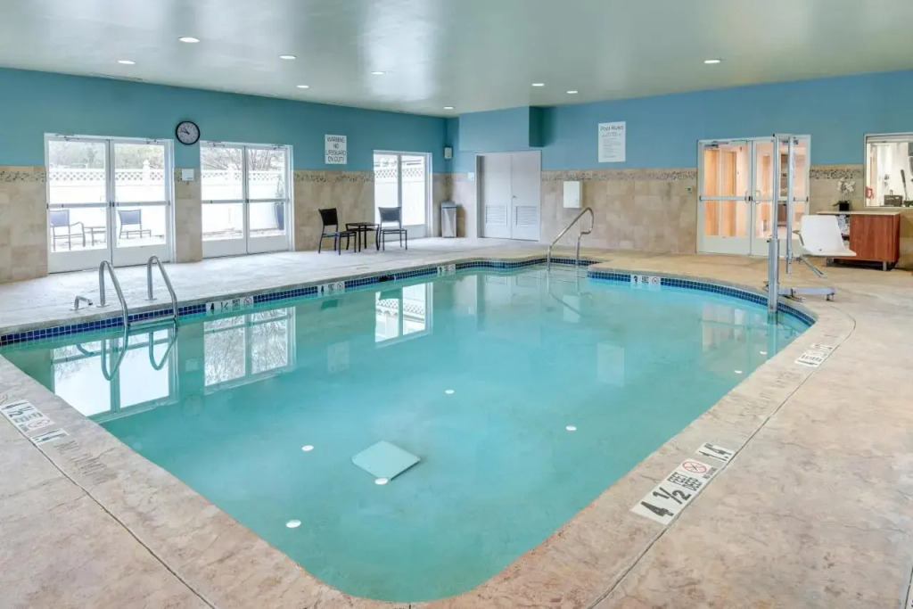 Holiday Inn Express & Suites West Long Branch - Eatontown by IHG