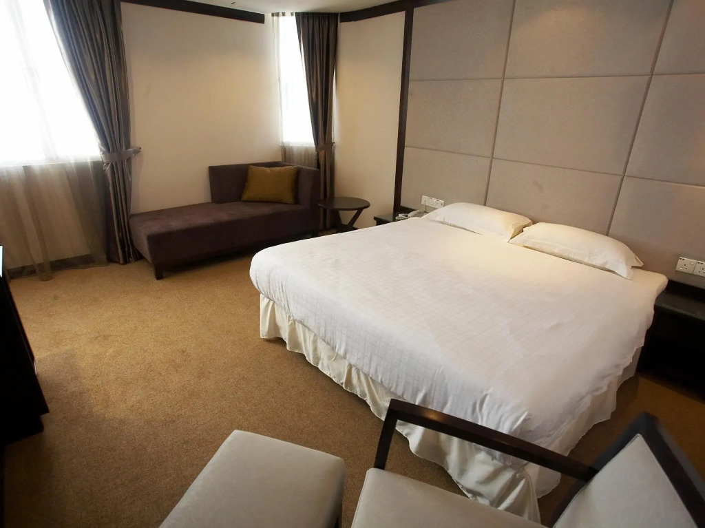 Country Hotel