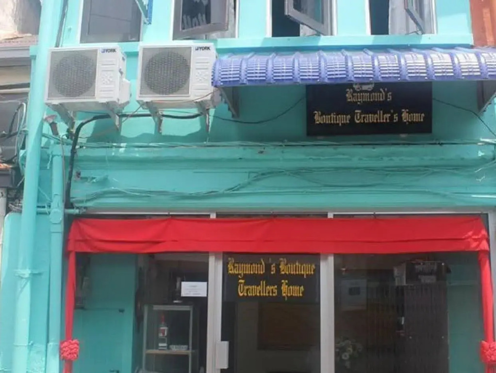 Raymonds Boutique Home