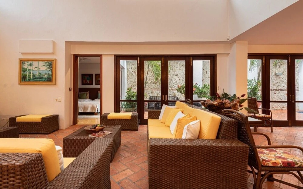 Amazing 6BR 2Pools - Sundeck & BBQ