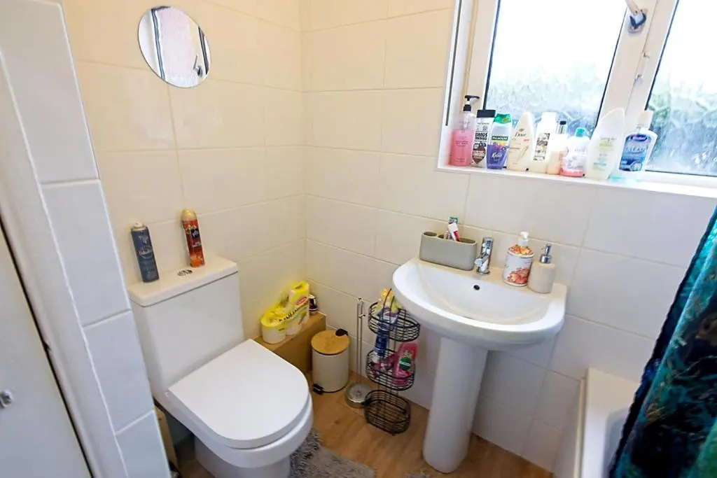 Stylish Five Star Rated Apartment