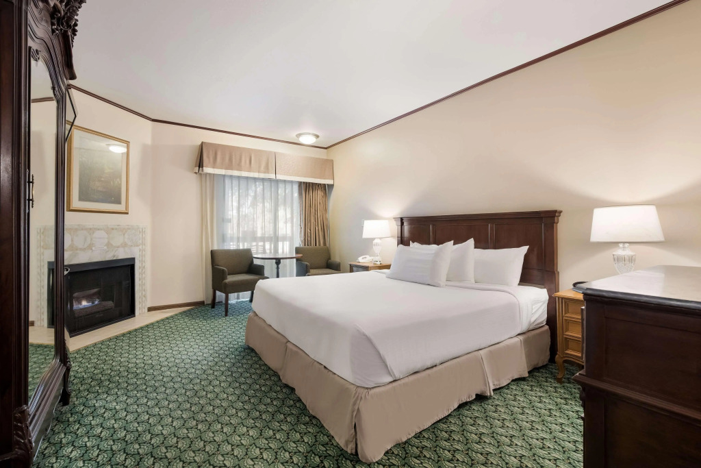 Chateau Big Bear Boutique Hotel, BW Signature Collection