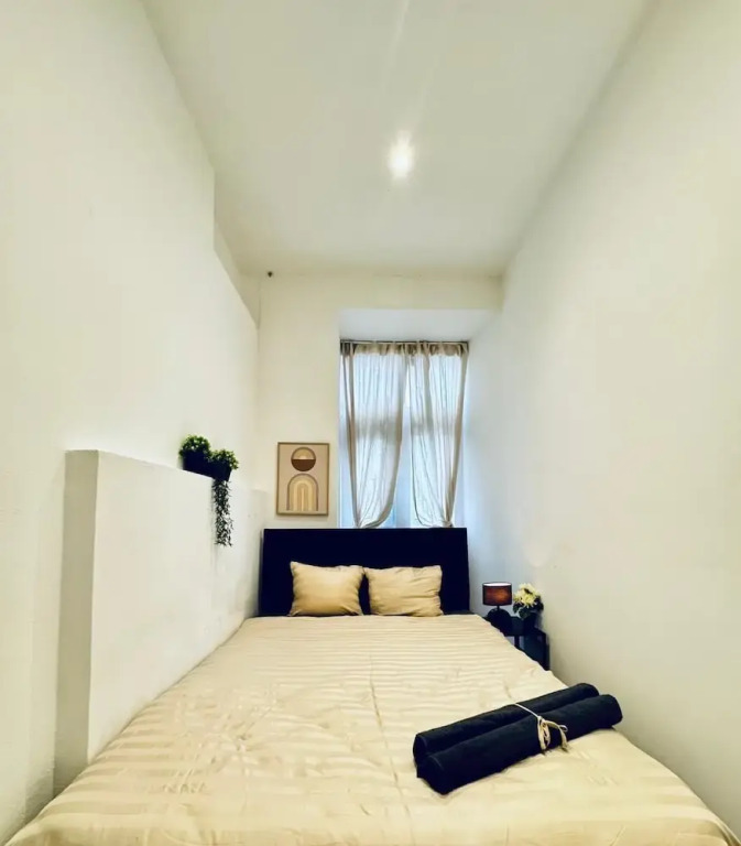 Private Rooms in Affordable 5-Bedroom Apartment