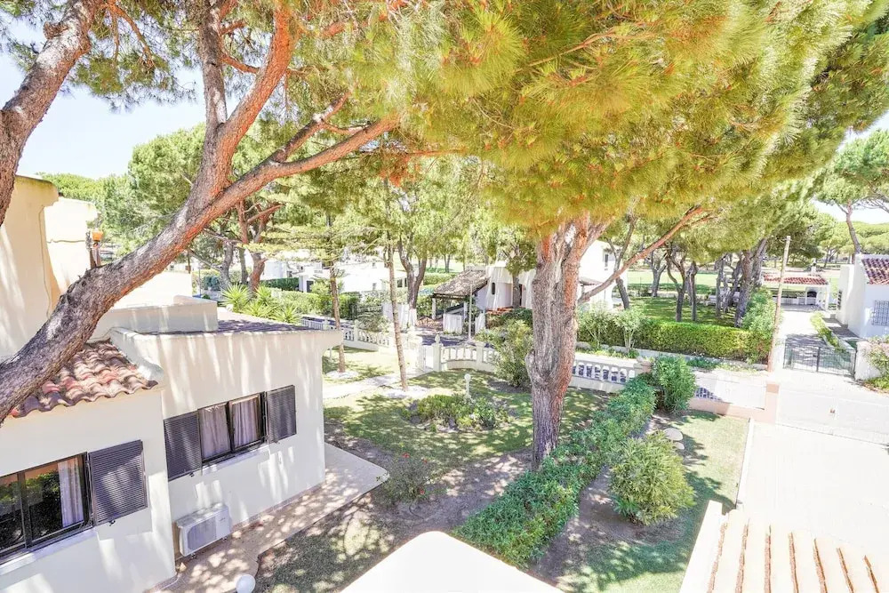 Villa in Vilamoura with Pool near Beach
