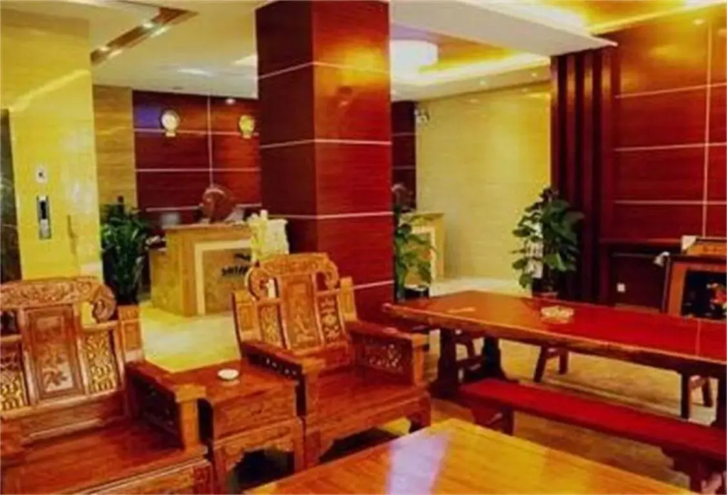 XiShuangBanNa International Aerial Garden South of Mekong River Business Hotel 傣江南商务酒店