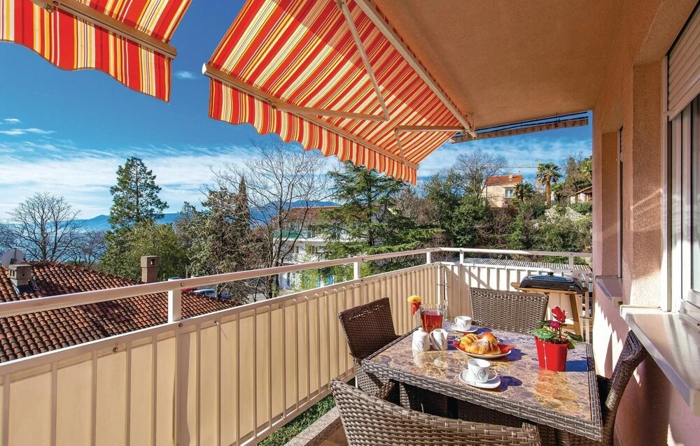 Nice Apartment in Rijeka With Wifi and 3 Bedrooms