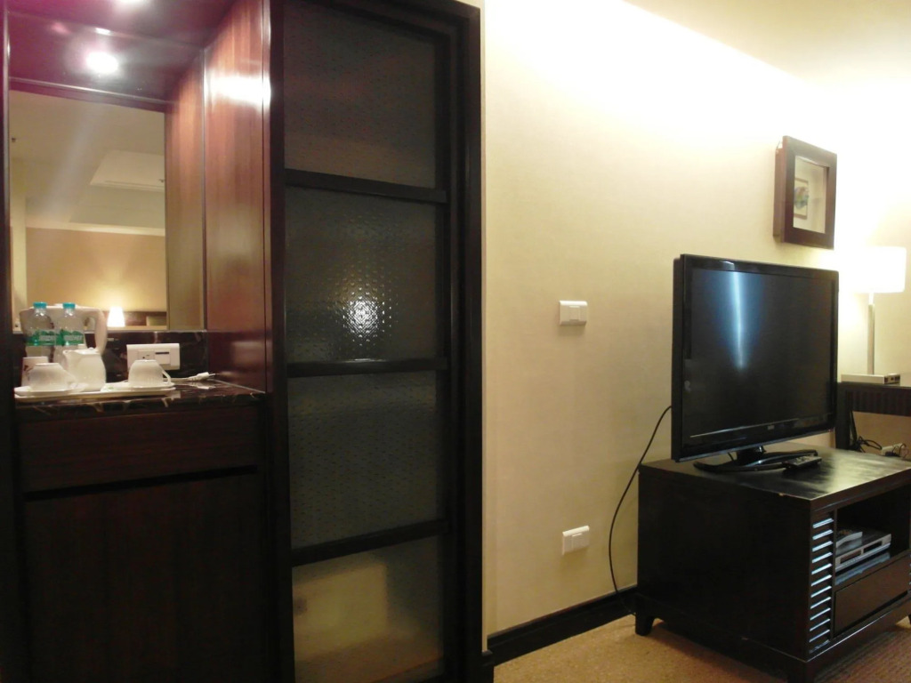 Nisus Hotel