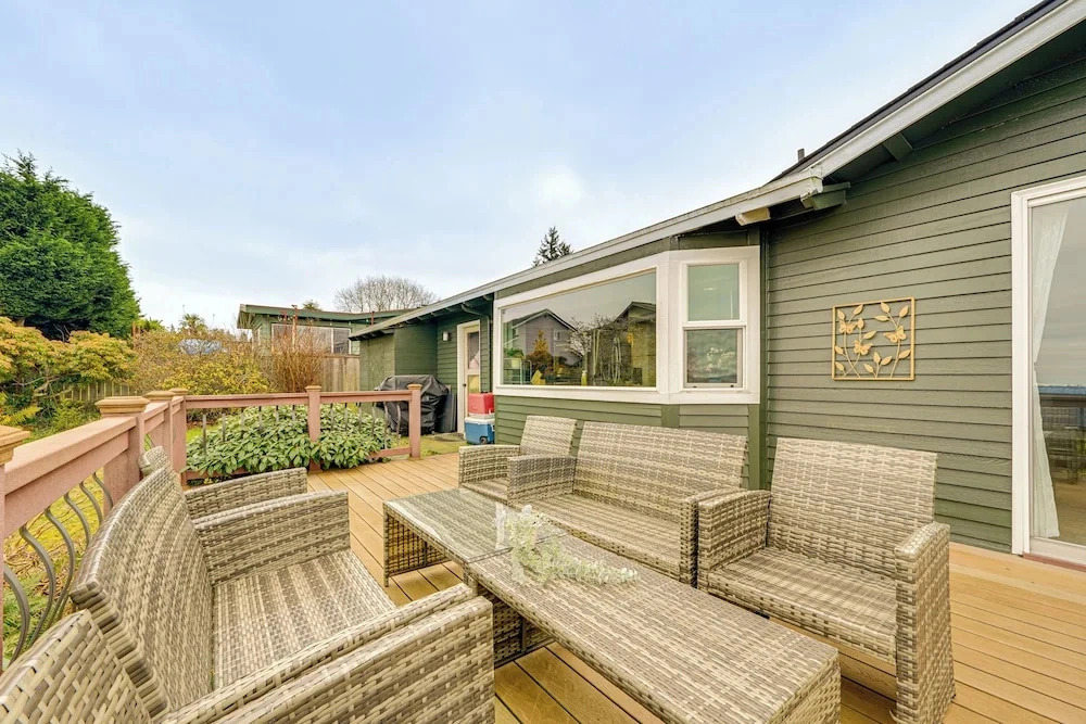 Puget Sound Views! Serene Federal Way Retreat