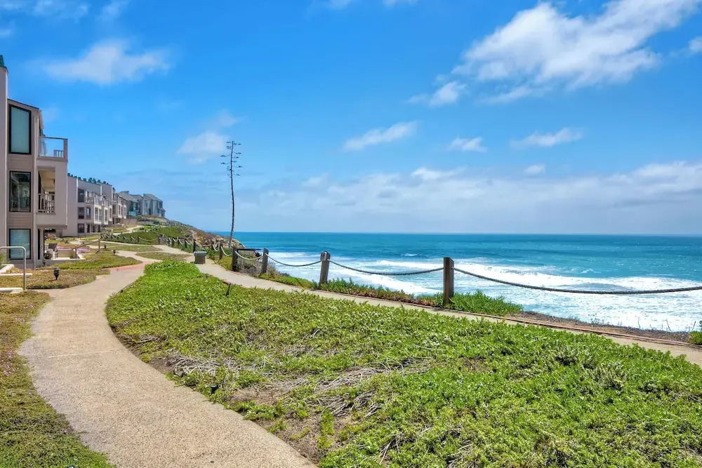 597 S Sierra Avenue - Unit 69