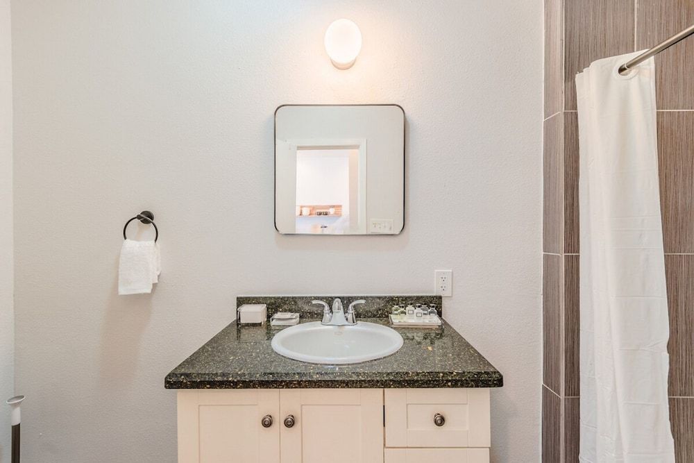Abode Dallas - The Cedars Downtown